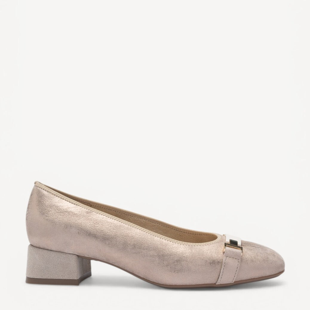BALLERINAS + PUMPS-Beige leer