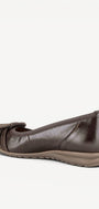 BALLERINAS + PUMPS-Bruin lak